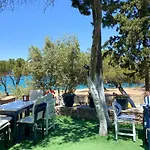 Lacivert Hotel
