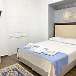 Lacivert Hotel 3*