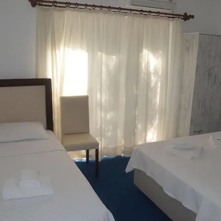 Lacivert Ayvalı