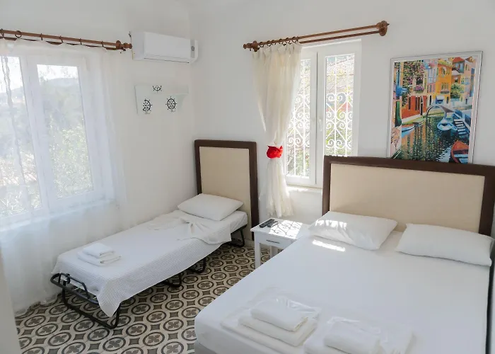 Lacivert Hotel Sefacamlik